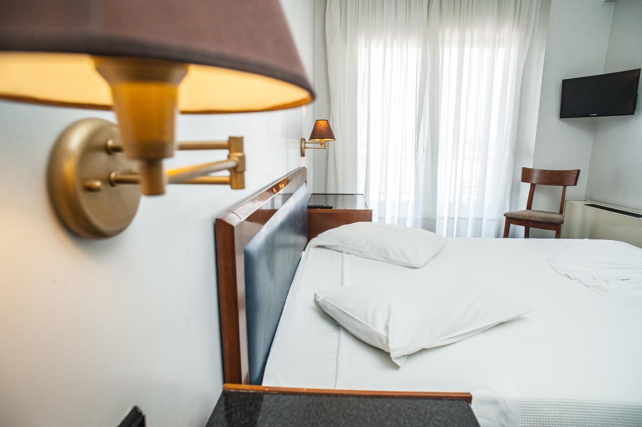 Hotel Aigli Peraia  Bagian luar foto