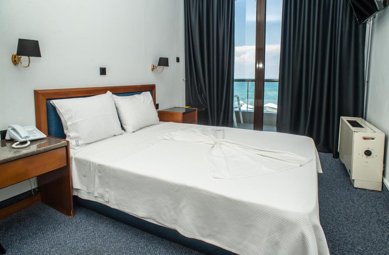 Hotel Aigli Peraia  Bagian luar foto
